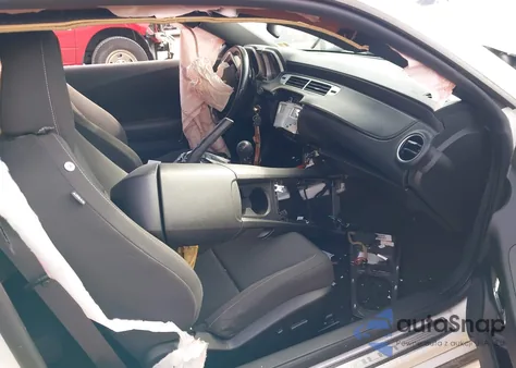 2015 Chevrolet Camaro 1Ss z USA, uszkodzony, nr VIN 2G1FH1EJ6F9275860